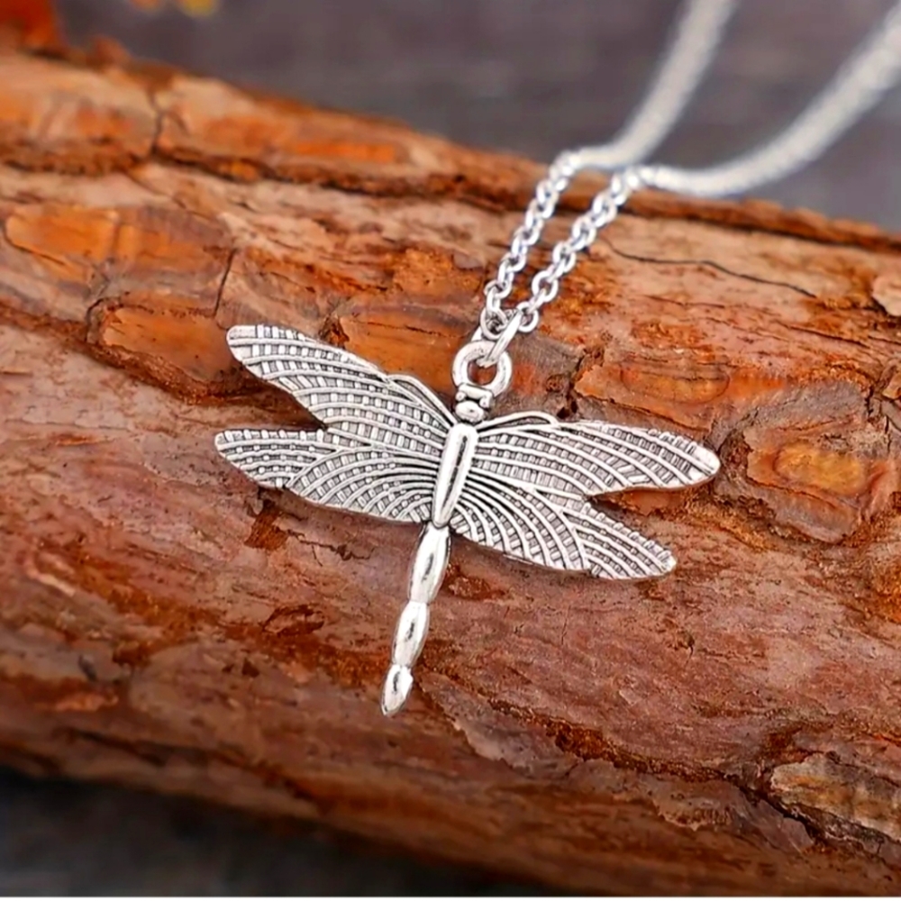 Silver Plated Dragonfly Pendant Necklace